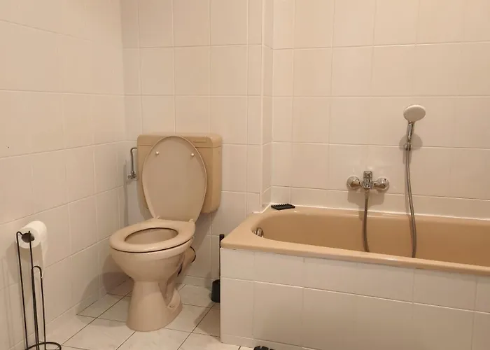 T2 Centre Apartment *